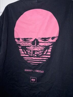 Men's Black Short-Sleeve Tee with Pink CHOMP Print